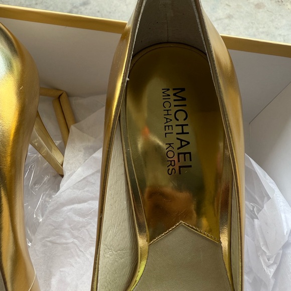 Michael Kors Elegant Gold Women's Heels - Picture 6 of 8